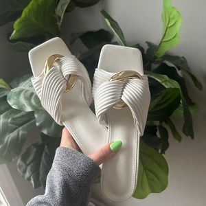 White mules